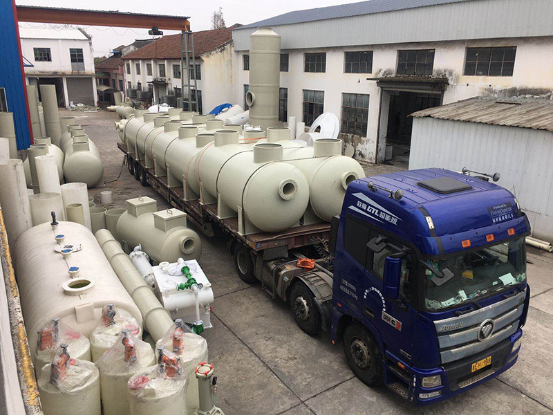 發(fā)往山東某公司的PP臥式儲罐