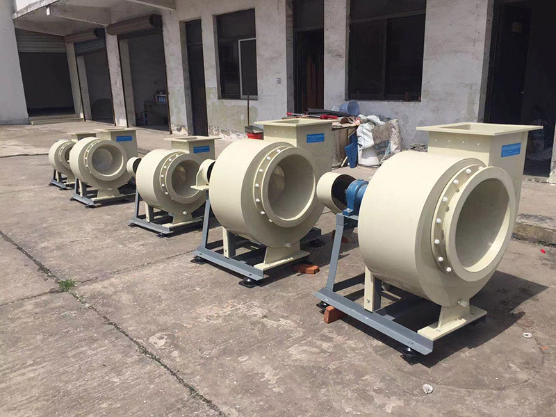 發(fā)往杭州某公司的PP離心風(fēng)機(jī)出貨現(xiàn)場(chǎng)